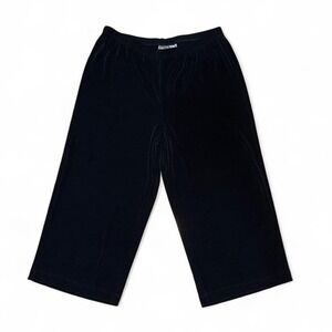 Chico's Travelers black capri length wide leg pants